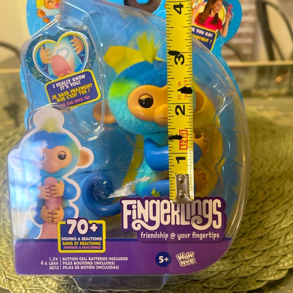 Fingerlings Interactive Baby Monkey Leo 70+ Sounds And Reactions 2023 Blue - Picture 3 of 5